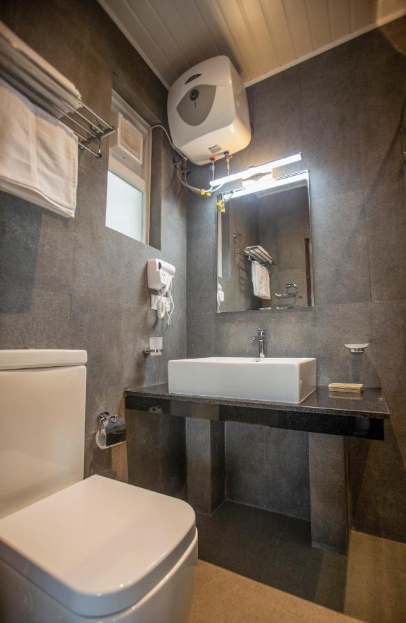 The Breeze Luxury Apartment نوفارا إيلِيا المظهر الخارجي الصورة