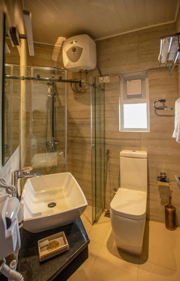 The Breeze Luxury Apartment نوفارا إيلِيا المظهر الخارجي الصورة