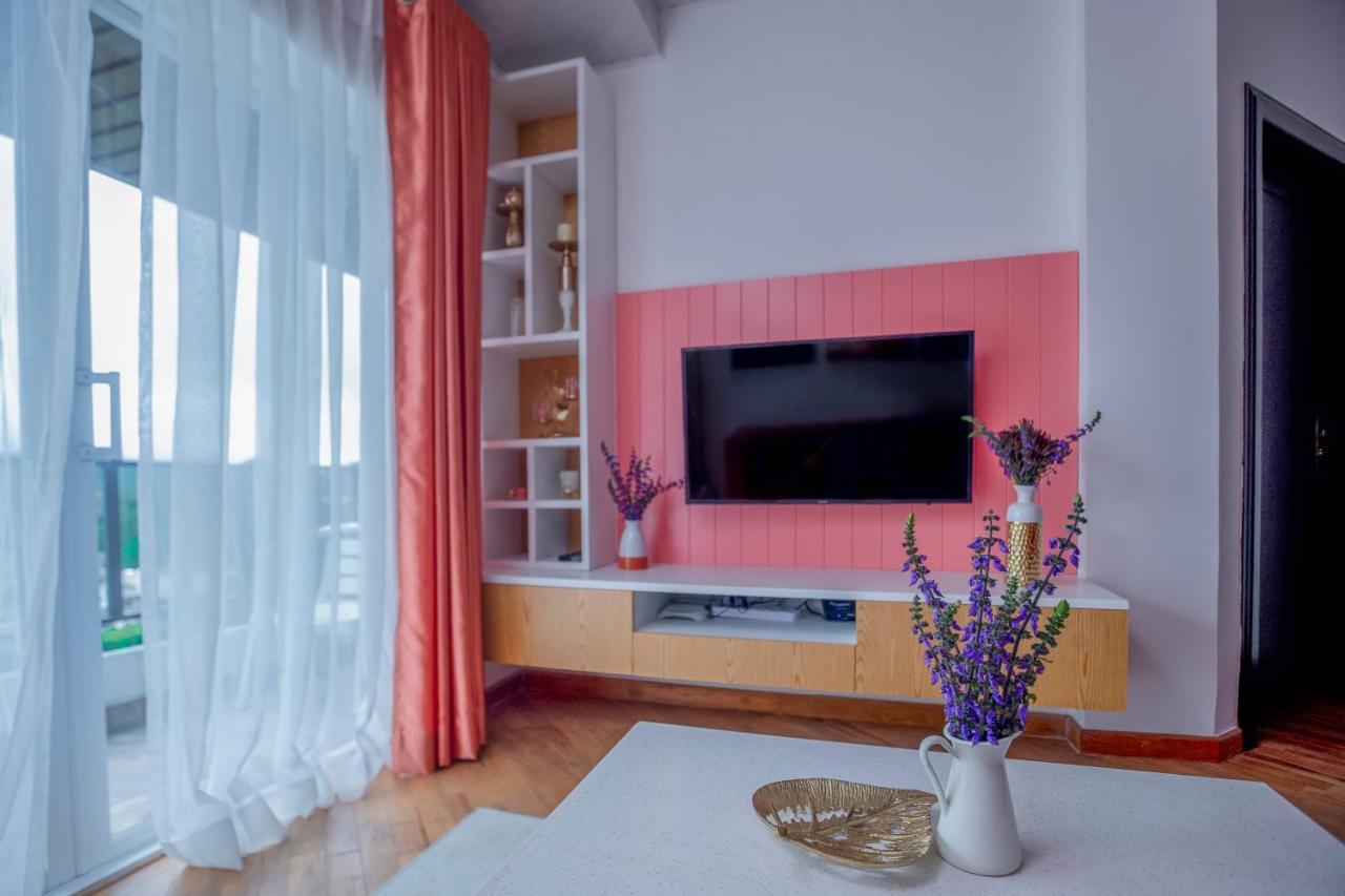 The Breeze Luxury Apartment نوفارا إيلِيا المظهر الخارجي الصورة